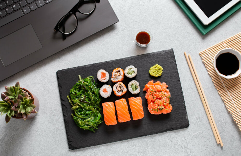 Sushi takeaway w pracy